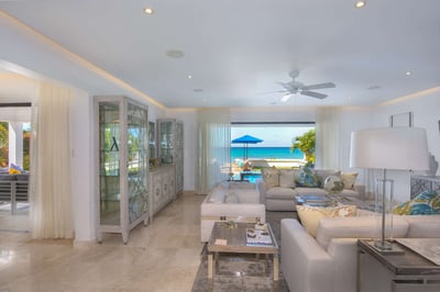 Luxury Villa Photo #17