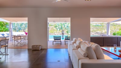 Luxury Villa Photo #34