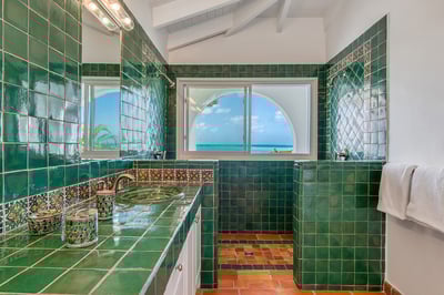 Luxury Villa Photo #38