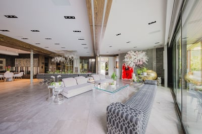 Luxury Villa Photo #31