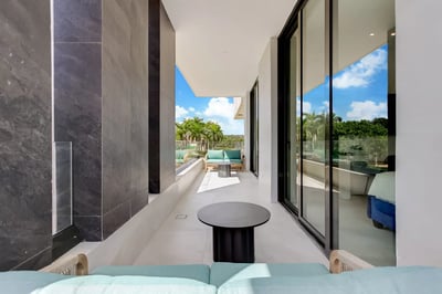 Luxury Villa Photo #37