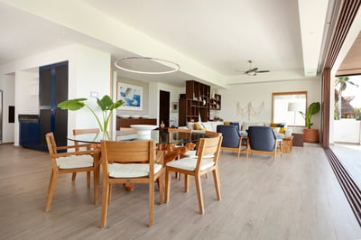 Luxury Villa Photo #17