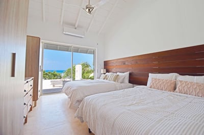 Luxury Villa Photo #25