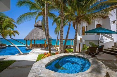 Luxury Villa Photo #12