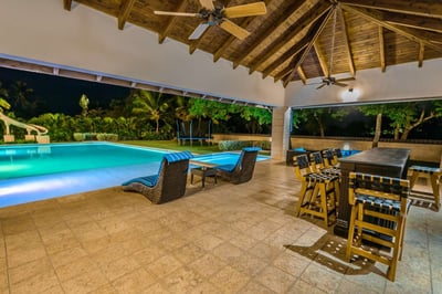 Luxury Villa Photo #8