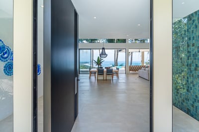 Luxury Villa Photo #25