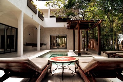 Luxury Villa Photo #9