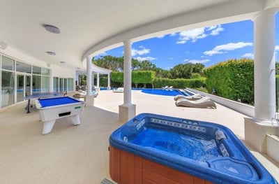 Luxury Villa Photo #11