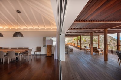 Kitchen & Dining Area