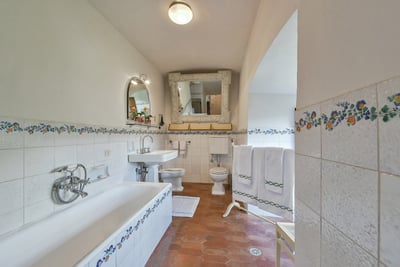 Luxury Villa Photo #30