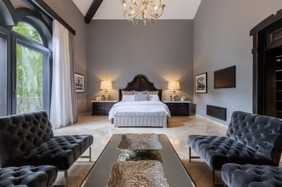 Luxury Villa Photo #49