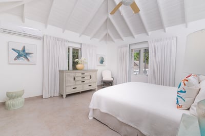 Luxury Villa Photo #36