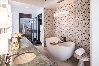 Luxury Villa Photo #28