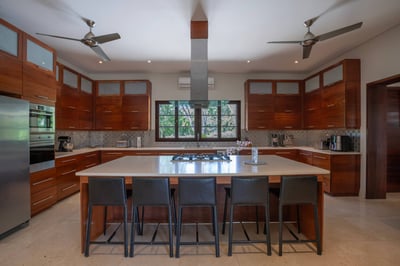 Luxury Villa Photo #9