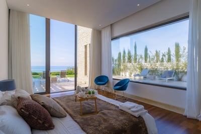 Luxury Villa Photo #13