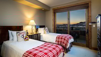 Split King or 2 XL Twin Bedroom
