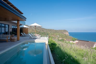 Luxury Villa Photo #9