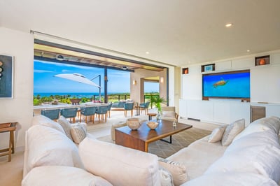 Luxury Villa Photo #11