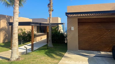 Luxury Villa Photo #28