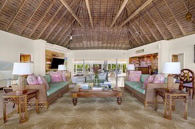 Luxury Villa Photo #17