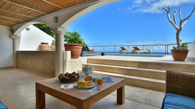 Outdoor Lounge