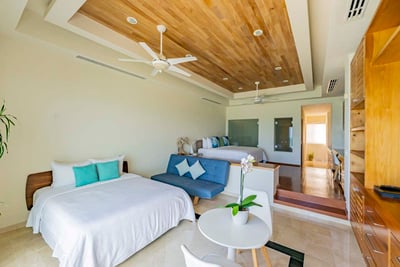 Luxury Villa Photo #26