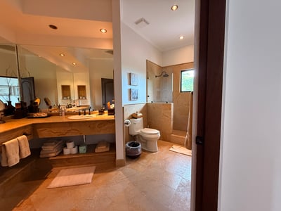 Luxury Villa Photo #49