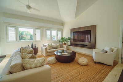Tortuga D9 - Newly renovated golf villa located just steps from private beach
