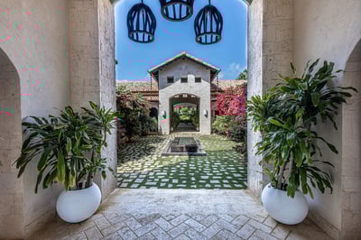 Luxury Villa Photo #35