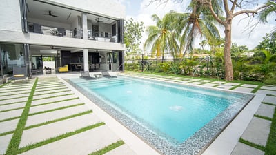 Luxury Villa Photo #7