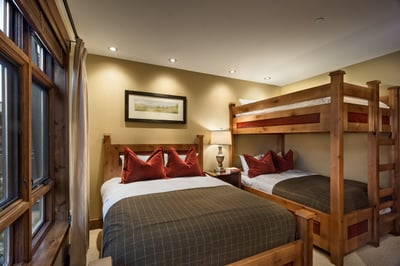 Queen and Full/Full Bunkroom