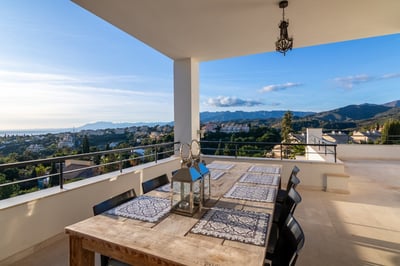 Luxury Villa Photo #9