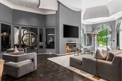 Luxury Villa Photo #16
