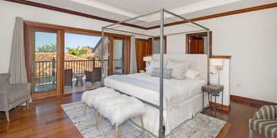 Luxury Villa Photo #13