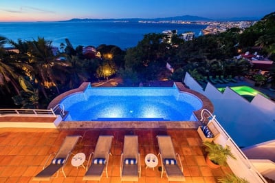 Luxury Villa Photo #2