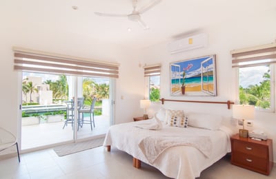 Luxury Villa Photo #36