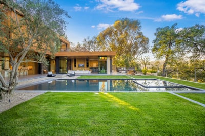 Luxury Villa Photo #12