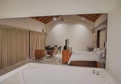 Luxury Villa Photo #38
