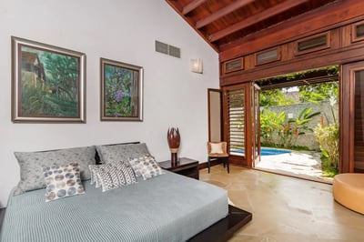 Luxury Villa Photo #30