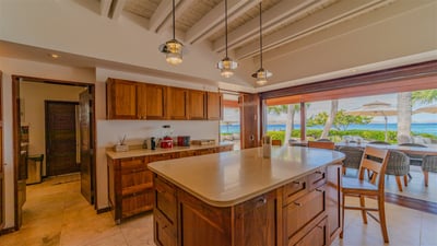 Luxury Villa Photo #26