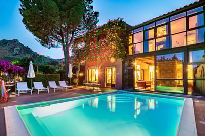 Luxury Villa Photo #6