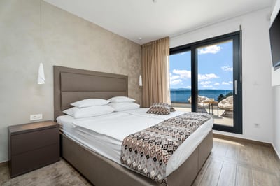 Luxury Villa Photo #22