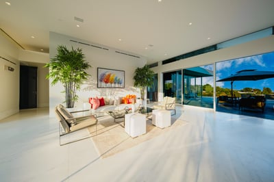 Luxury Villa Photo #15