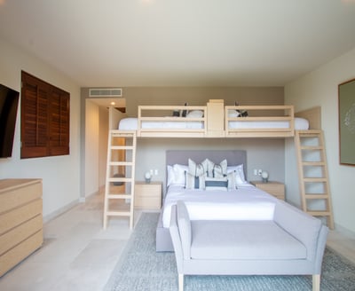 Luxury Villa Photo #18