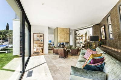 Luxury Villa Photo #11