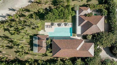 Luxury Villa Photo #3