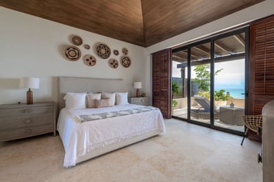 Luxury Villa Photo #26