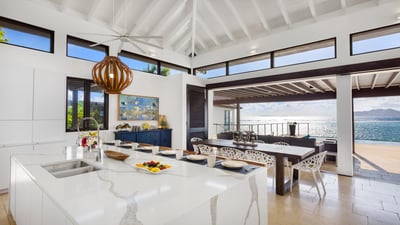Luxury Villa Photo #9