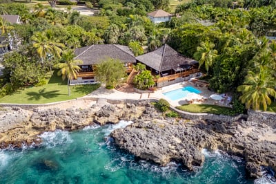 Luxury Villa Photo #2