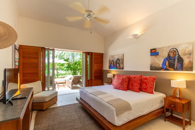 Luxury Villa Photo #23